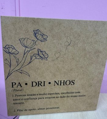 CAIXA 20X20X9 COM ESTAMPA PADRINHOS S/ CONVITE -  UNID